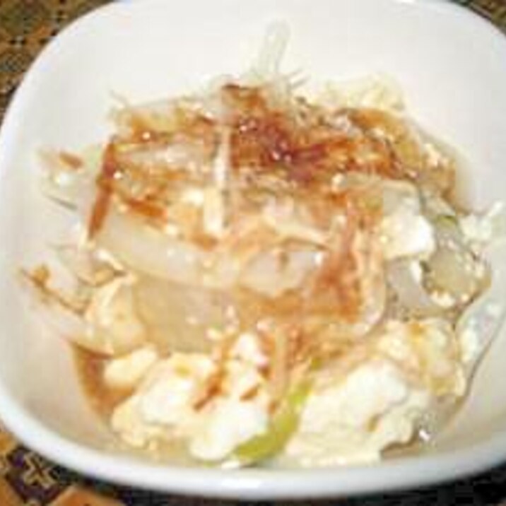 新たまねぎと豆腐の簡単サラダ